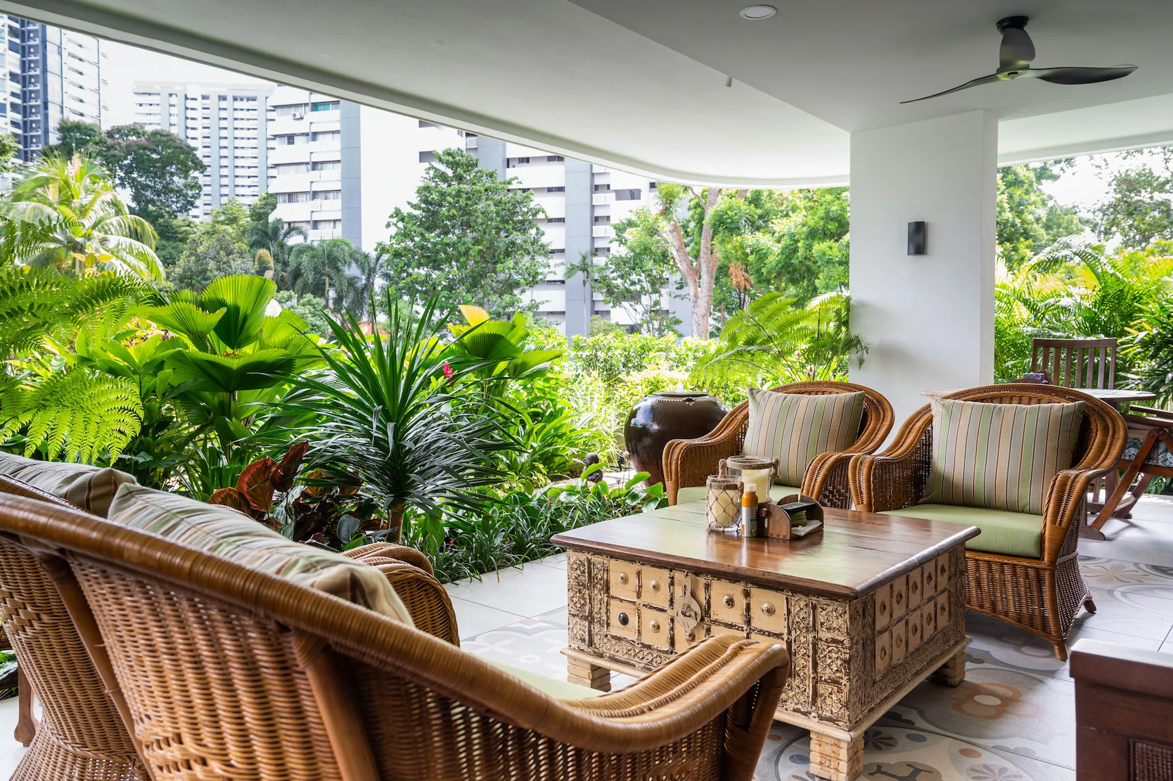 Denricher interior